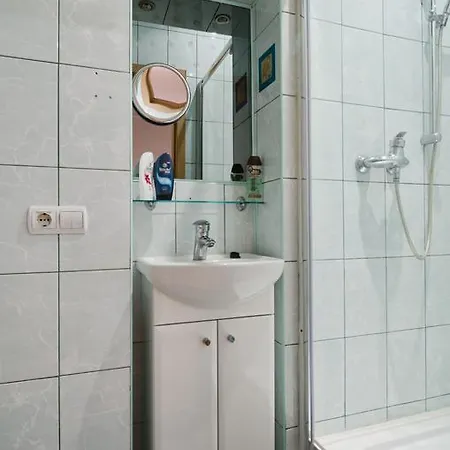 Lesi Ukrainky 17 Apartment *